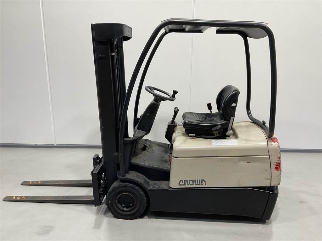 Crown SC3016-1,6 - Carretilla elevadora eléctrica: foto 3 Crown SC3016-1,6 - Carretilla elevadora eléctrica: foto 3