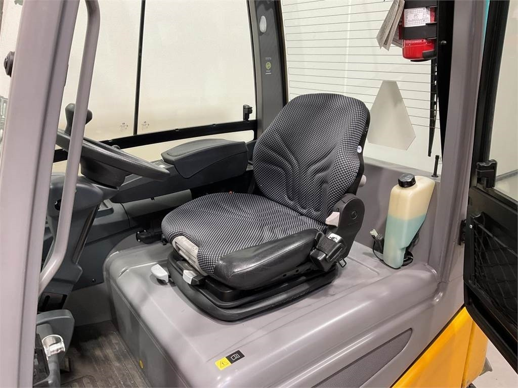 Jungheinrich EFG 425 K - Carretilla elevadora eléctrica: foto 5 Jungheinrich EFG 425 K - Carretilla elevadora eléctrica: foto 5