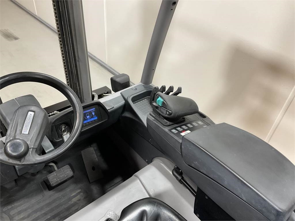 Jungheinrich EFG 425 K - Carretilla elevadora eléctrica: foto 3 Jungheinrich EFG 425 K - Carretilla elevadora eléctrica: foto 3