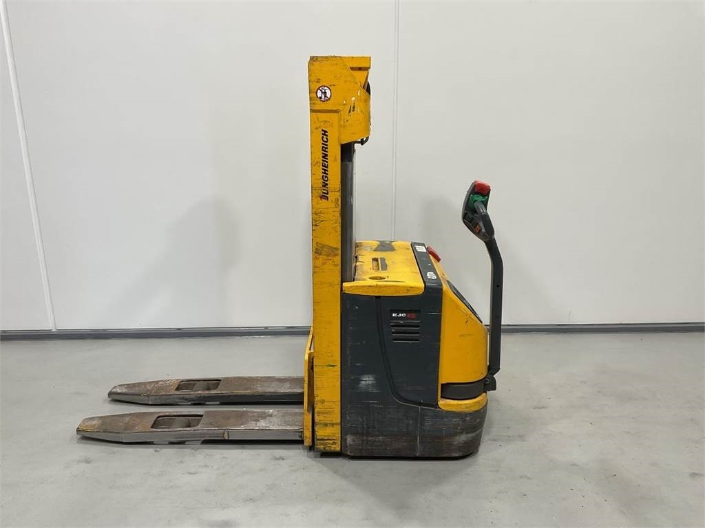 Jungheinrich EJC12 - Apilador: foto 3 Jungheinrich EJC12 - Apilador: foto 3