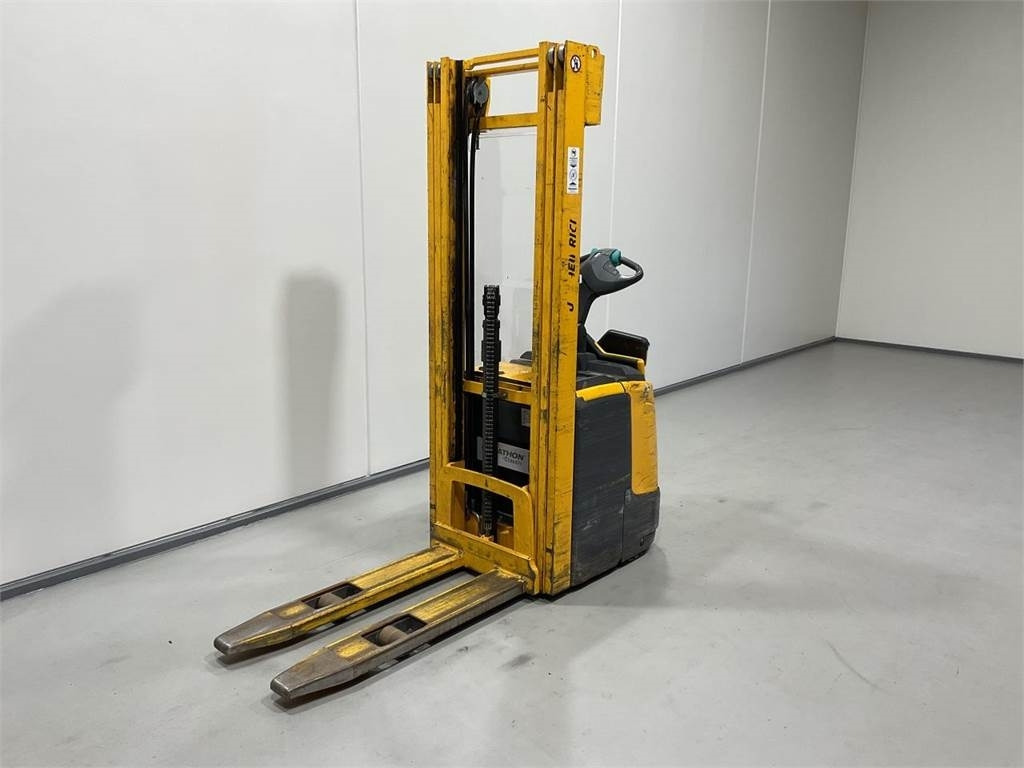 Jungheinrich ERC 214 - Apilador: foto 4 Jungheinrich ERC 214 - Apilador: foto 4