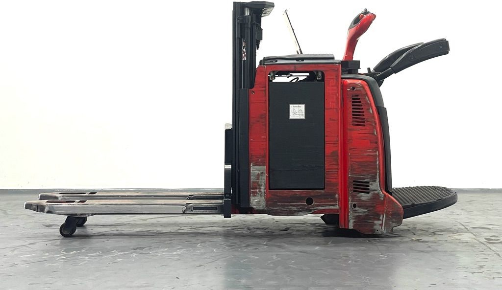 Linde D12AP-133 - Apilador: foto 5 Linde D12AP-133 - Apilador: foto 5