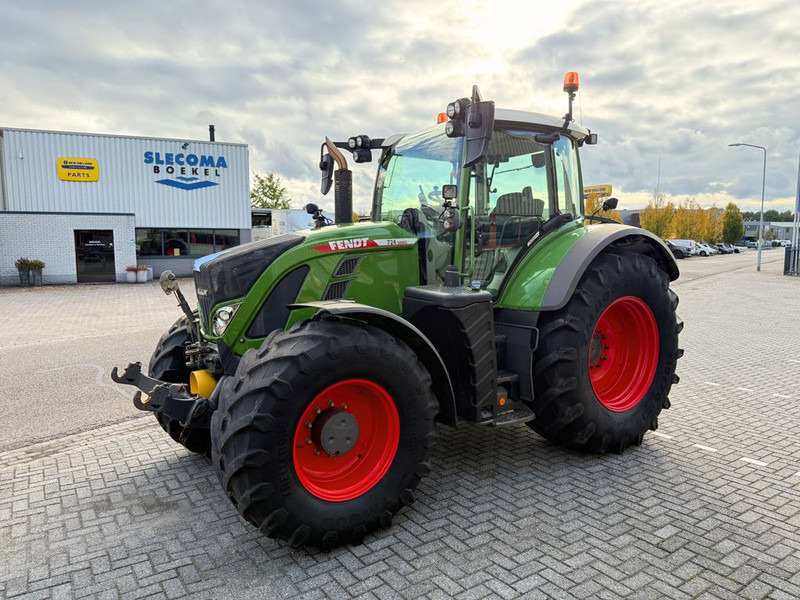 Fendt 724 Vario Gen 6 Profi Plus - Tractor: foto 1 Fendt 724 Vario Gen 6 Profi Plus - Tractor: foto 1