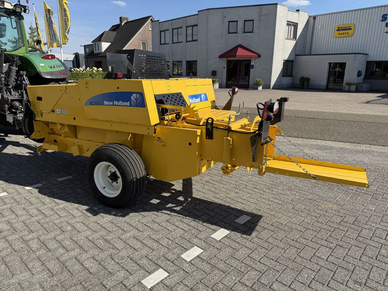 New Holland BC5060 Mini Balenpers - Empacadora de pacas cuadradas: foto 2 New Holland BC5060 Mini Balenpers - Empacadora de pacas cuadradas: foto 2