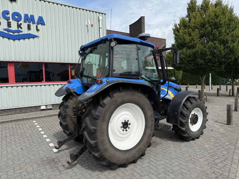 New Holland T5040 CAB + GPS - Tractor: foto 3 New Holland T5040 CAB + GPS - Tractor: foto 3