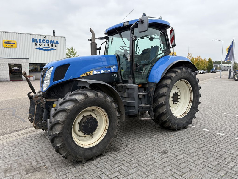 New Holland T7050 Power Command - Tractor: foto 1 New Holland T7050 Power Command - Tractor: foto 1