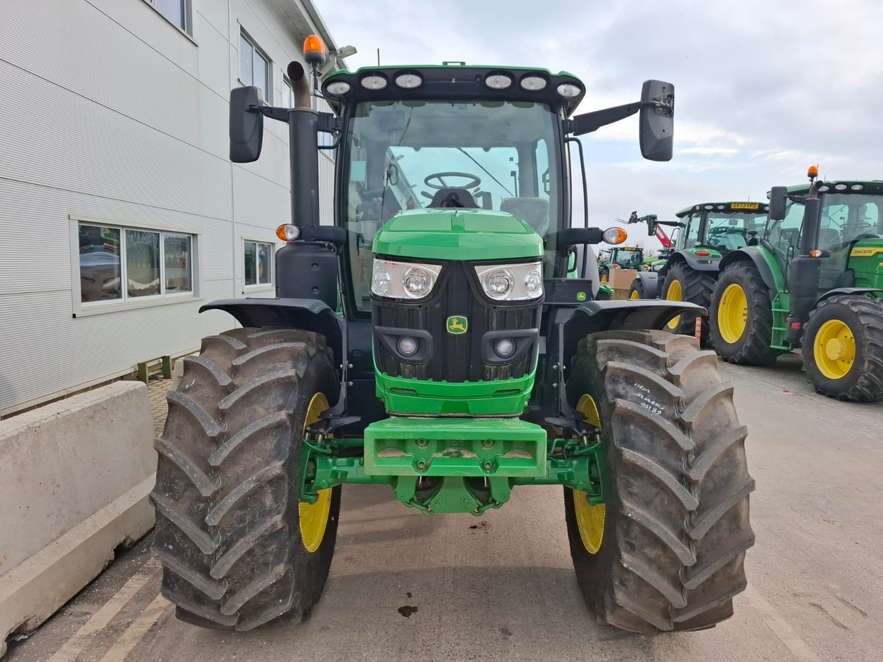 John Deere 6R 150 - Tractor: foto 3 John Deere 6R 150 - Tractor: foto 3