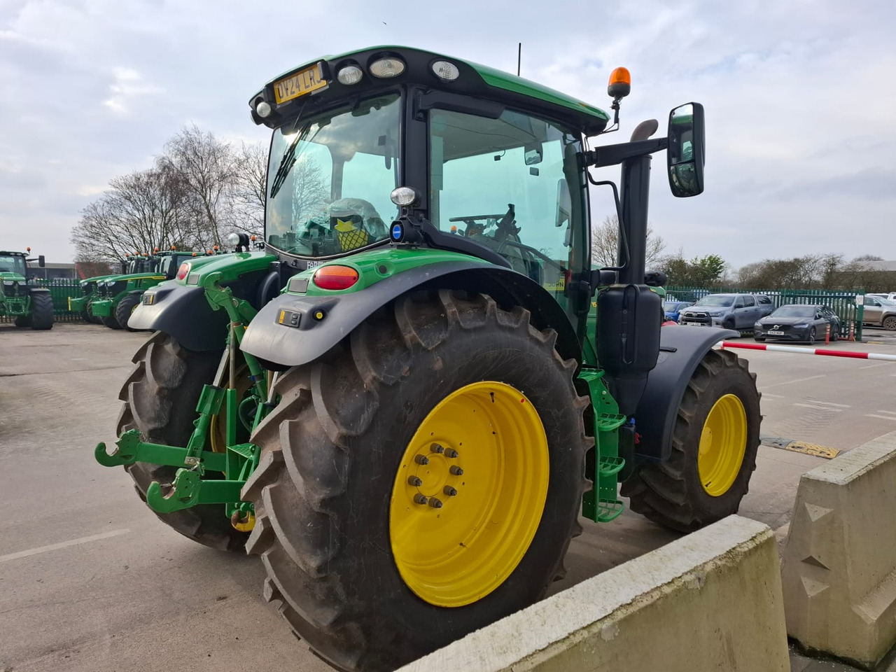 John Deere 6R 150 - Tractor: foto 4 John Deere 6R 150 - Tractor: foto 4