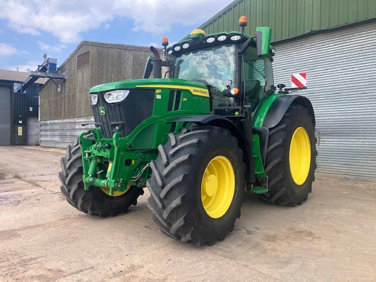 Tractor John Deere 6R 215: foto 1