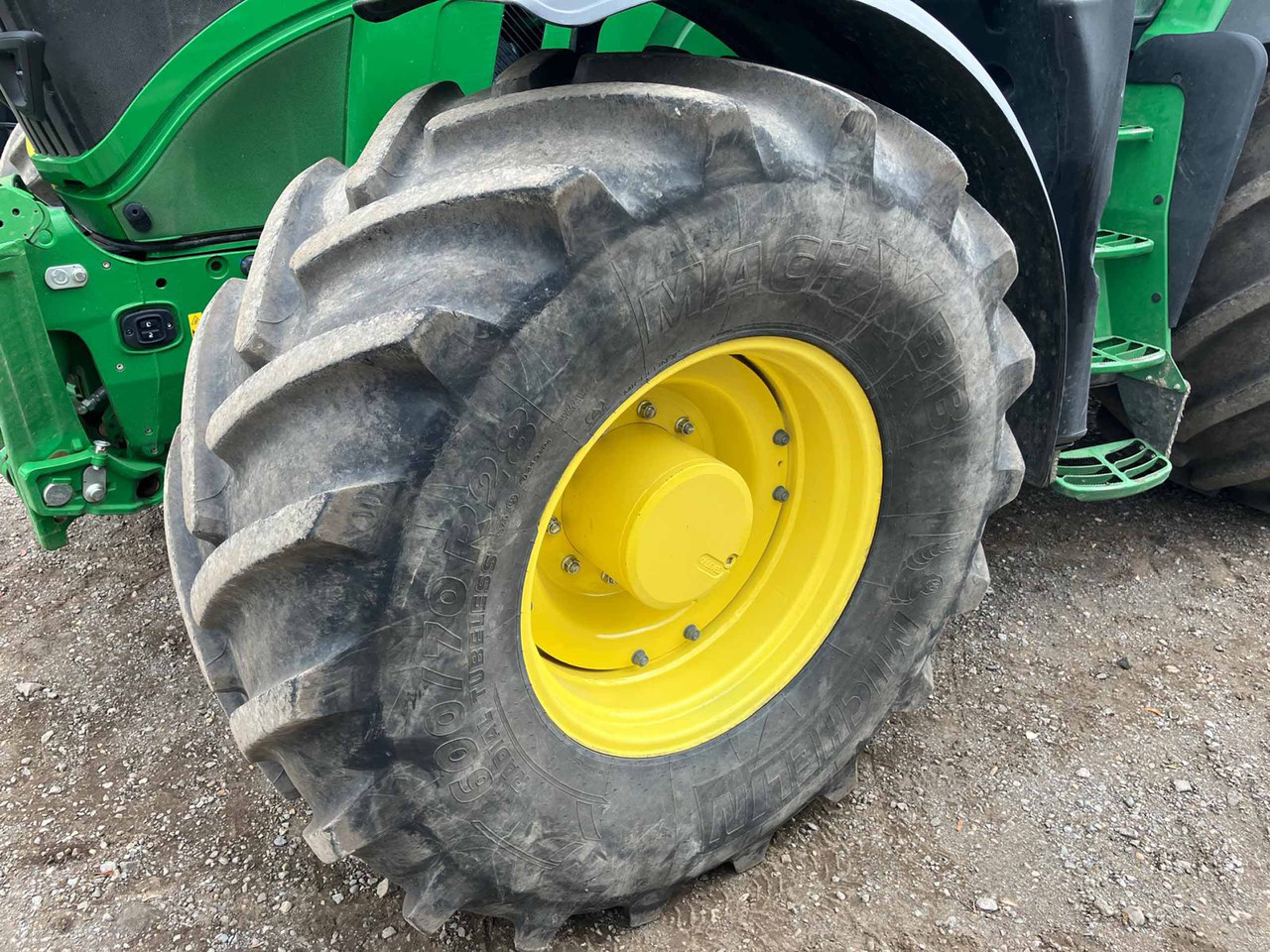 Tractor John Deere 6R 215: foto 8 Tractor John Deere 6R 215: foto 8