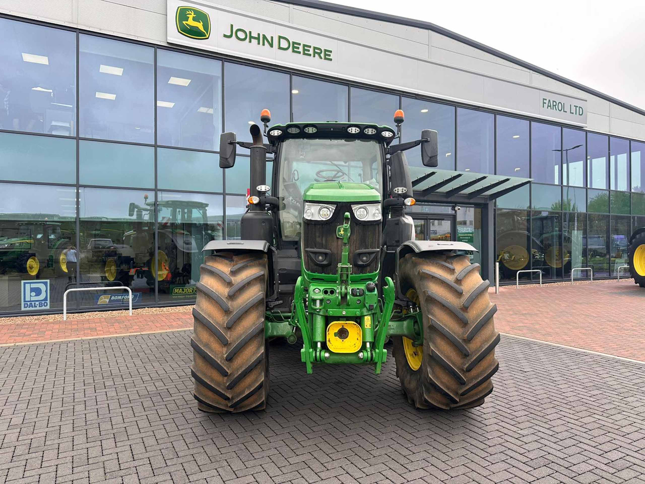 John Deere 6R 250 - Tractor: foto 3 John Deere 6R 250 - Tractor: foto 3