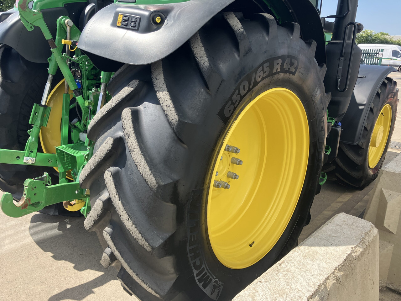 Arrendamiento de  John Deere 6R155 John Deere 6R155: foto 19