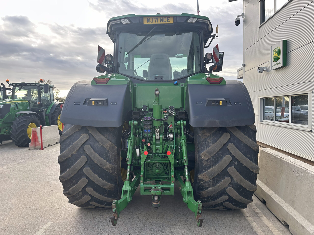 John Deere 8R 370 - Tractor: foto 5 John Deere 8R 370 - Tractor: foto 5