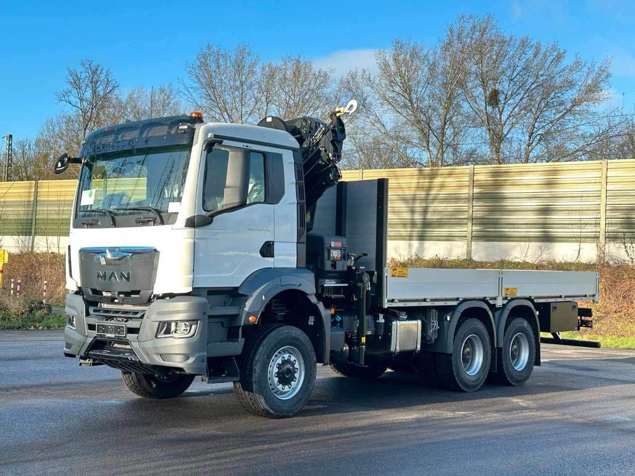 MAN TGS 33.440 6x6 Kran HIAB 228-6 - Camión grúa: foto 2 MAN TGS 33.440 6x6 Kran HIAB 228-6 - Camión grúa: foto 2