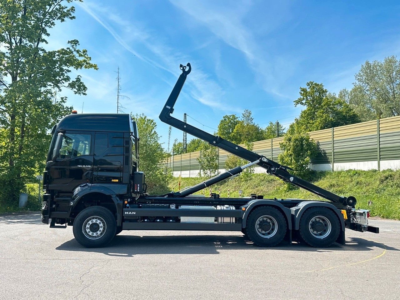 MAN TGS 33.520 6X4 Euro6e Abrollkipper MULTILIFT - Camión multibasculante, Camión grúa: foto 3 MAN TGS 33.520 6X4 Euro6e Abrollkipper MULTILIFT - Camión multibasculante, Camión grúa: foto 3