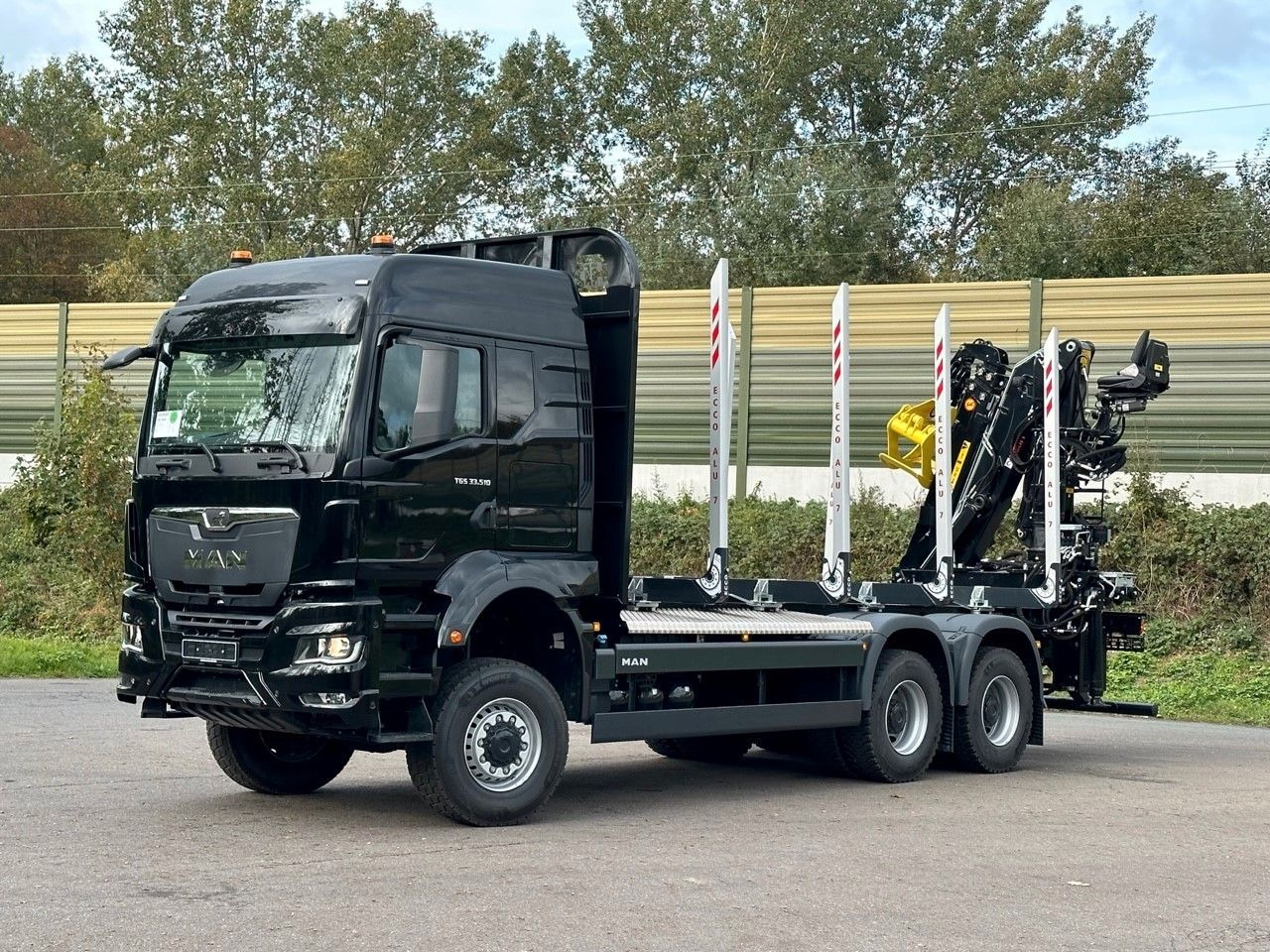 MAN TGS 33.520 6X6 Euro6e LogLift 165 Z - Camión forestal, Camión grúa: foto 1 MAN TGS 33.520 6X6 Euro6e LogLift 165 Z - Camión forestal, Camión grúa: foto 1
