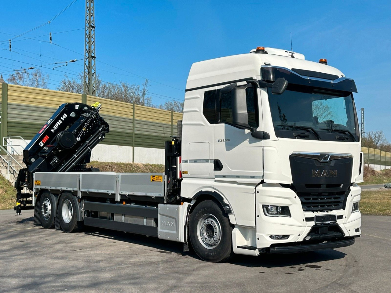 MAN TGX 26.520 TG3 Retarder / 6X2 Hiab 548 E 8 - Camión caja abierta, Camión grúa: foto 1 MAN TGX 26.520 TG3 Retarder / 6X2 Hiab 548 E 8 - Camión caja abierta, Camión grúa: foto 1