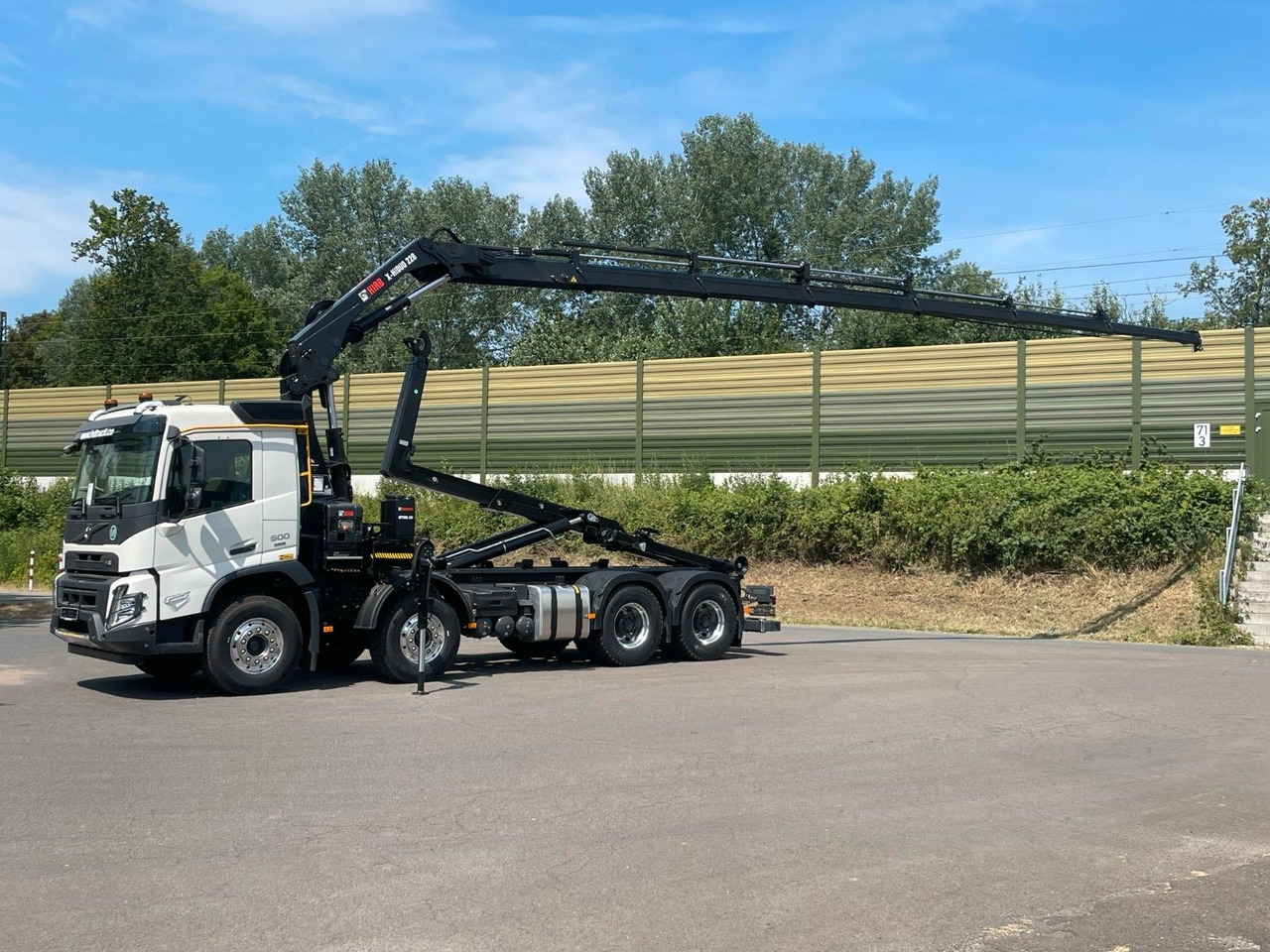 Camión multibasculante, Camión grúa Volvo FMX 500 8x4 Abrollkipper + Kran Hiab 228-6: foto 14