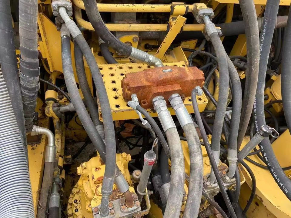 KOMATSU PC 600 LC-8 - Excavadora de cadenas: foto 2 KOMATSU PC 600 LC-8 - Excavadora de cadenas: foto 2