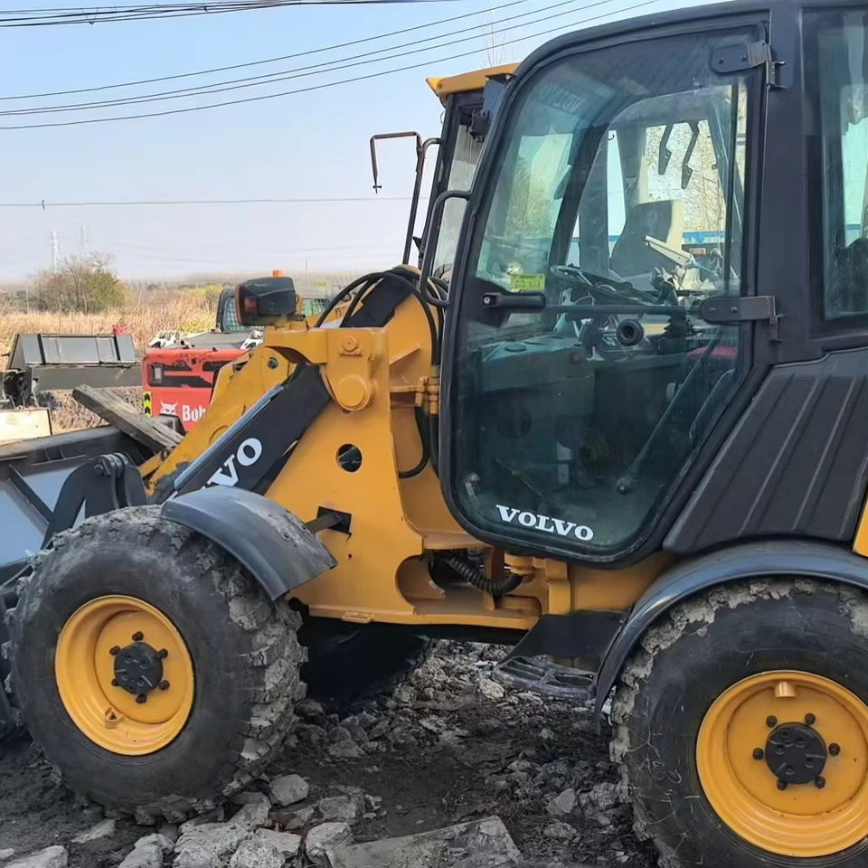 Preferential Price Used Volvo L20F Small Skid Steer Loader Secondhand VOLVO L20f Mini Wheel Loader in Good Condition for Sale - Cargadora de ruedas: foto 1 Preferential Price Used Volvo L20F Small Skid Steer Loader Secondhand VOLVO L20f Mini Wheel Loader in Good Condition for Sale - Cargadora de ruedas: foto 1