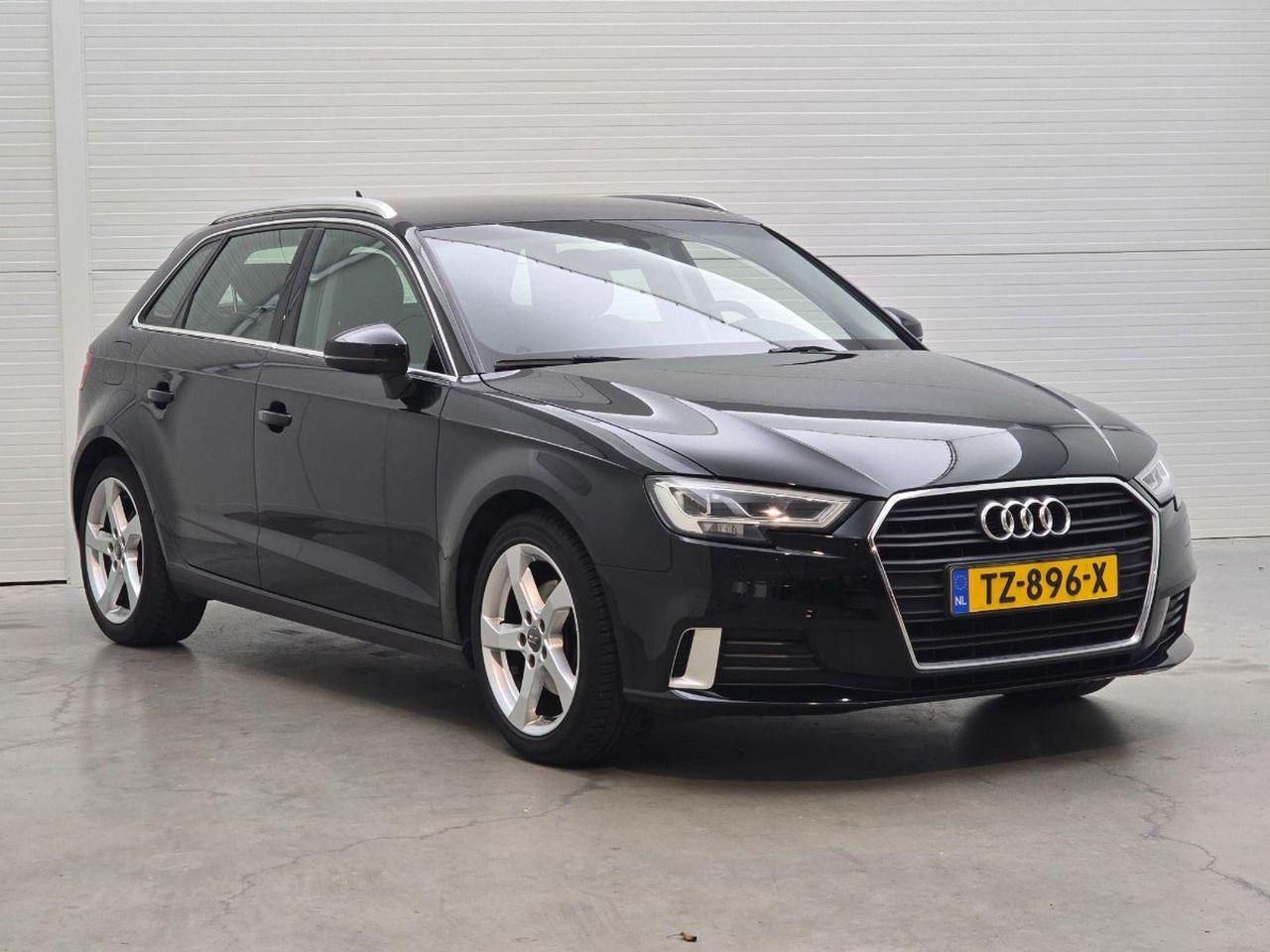 Audi A3 Sportback 30 TFSI Sport Lease Edition | 2018 | 121.664 km | Automaat | TZ896X | NAP: Logisch - Hatchback: foto 2 Audi A3 Sportback 30 TFSI Sport Lease Edition | 2018 | 121.664 km | Automaat | TZ896X | NAP: Logisch - Hatchback: foto 2