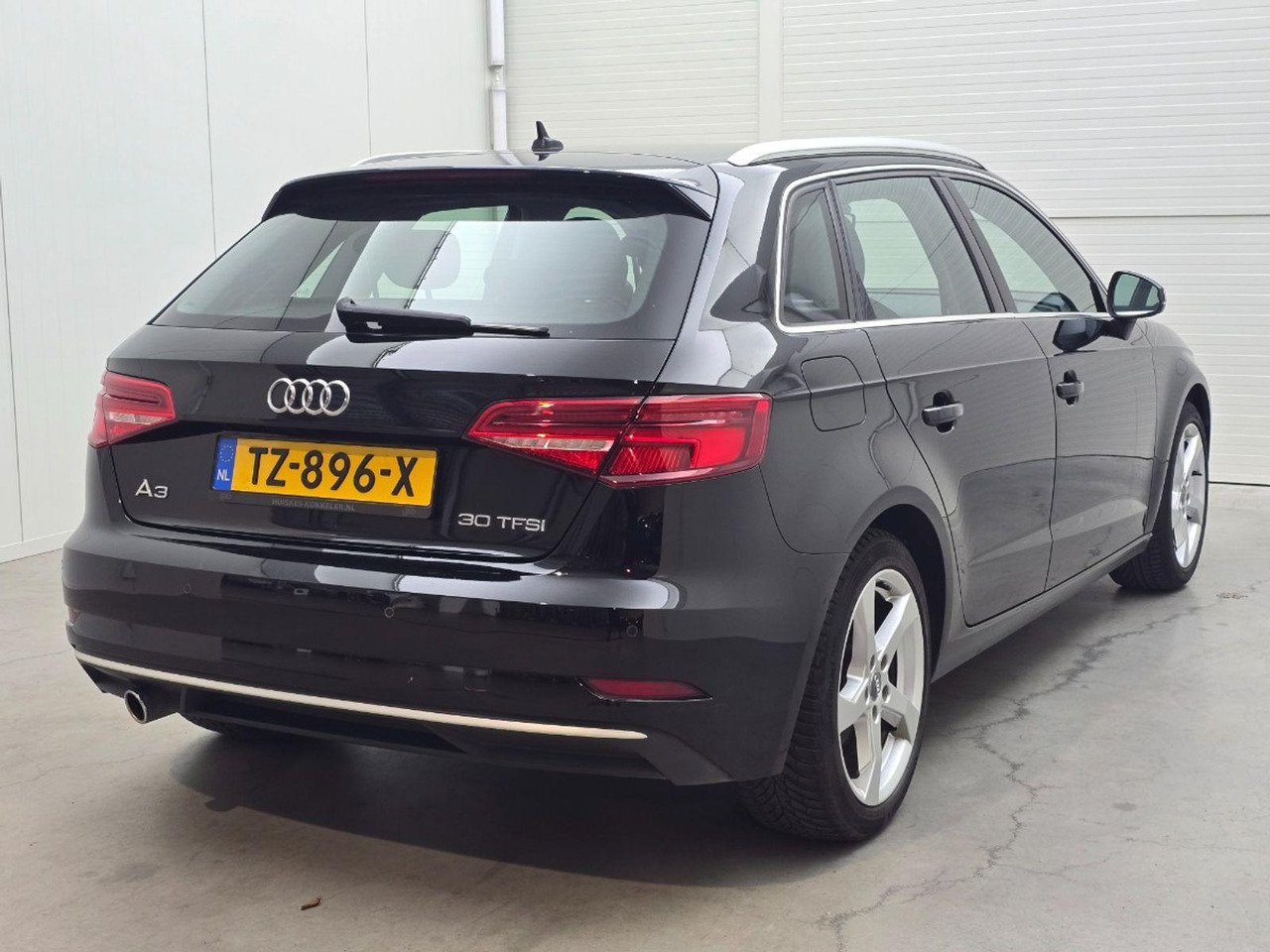 Audi A3 Sportback 30 TFSI Sport Lease Edition | 2018 | 121.664 km | Automaat | TZ896X | NAP: Logisch - Hatchback: foto 4 Audi A3 Sportback 30 TFSI Sport Lease Edition | 2018 | 121.664 km | Automaat | TZ896X | NAP: Logisch - Hatchback: foto 4