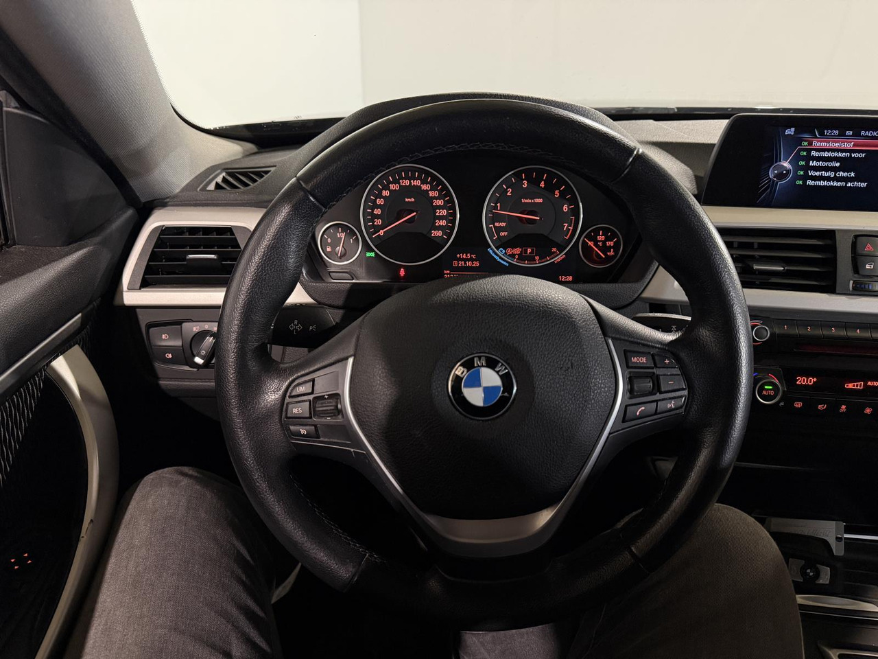 BMW | 4-serie Coupé | 420i Executive Automaat | 2015 | 213.401 km | 2ZGG53 | Logisch - Coche: foto 3 BMW | 4-serie Coupé | 420i Executive Automaat | 2015 | 213.401 km | 2ZGG53 | Logisch - Coche: foto 3