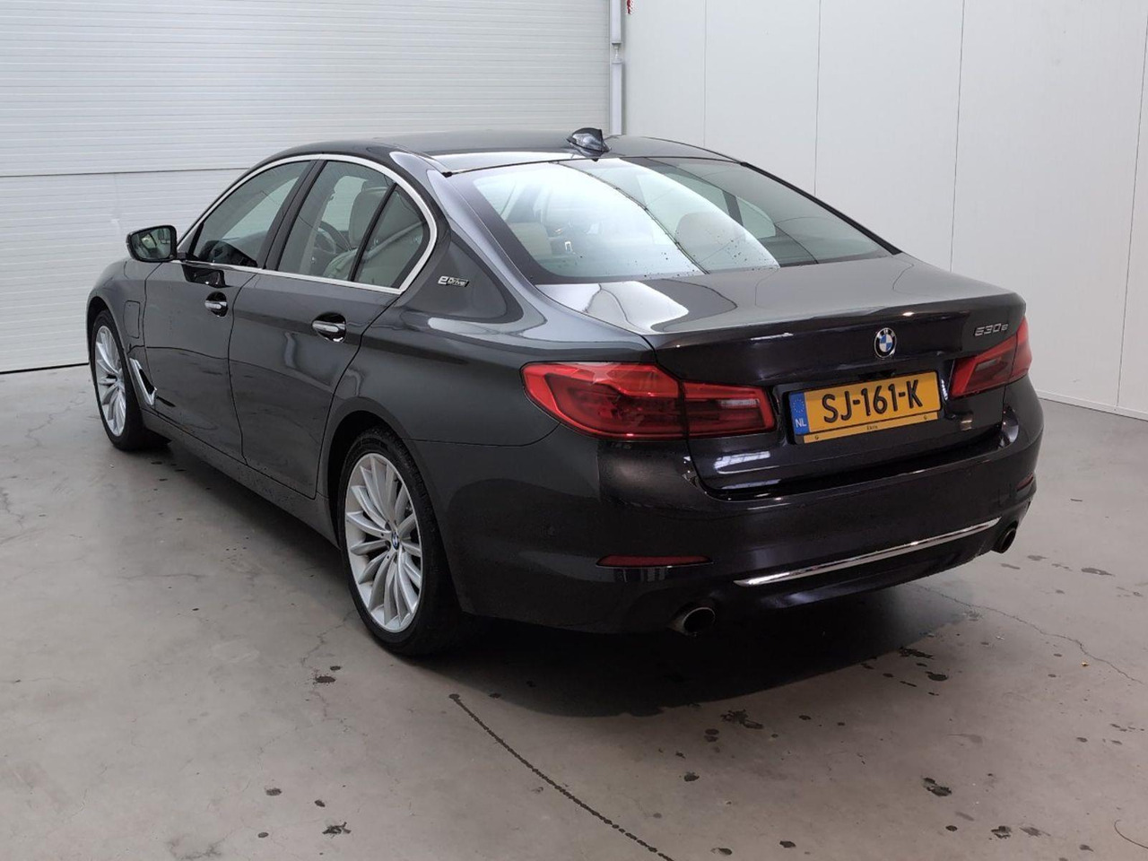 BMW 5-serie 530e iPerformance High Executive | 2018 | 183.874 km | Automaat | SJ161K | NAP: Logisch - Berlina: foto 3 BMW 5-serie 530e iPerformance High Executive | 2018 | 183.874 km | Automaat | SJ161K | NAP: Logisch - Berlina: foto 3