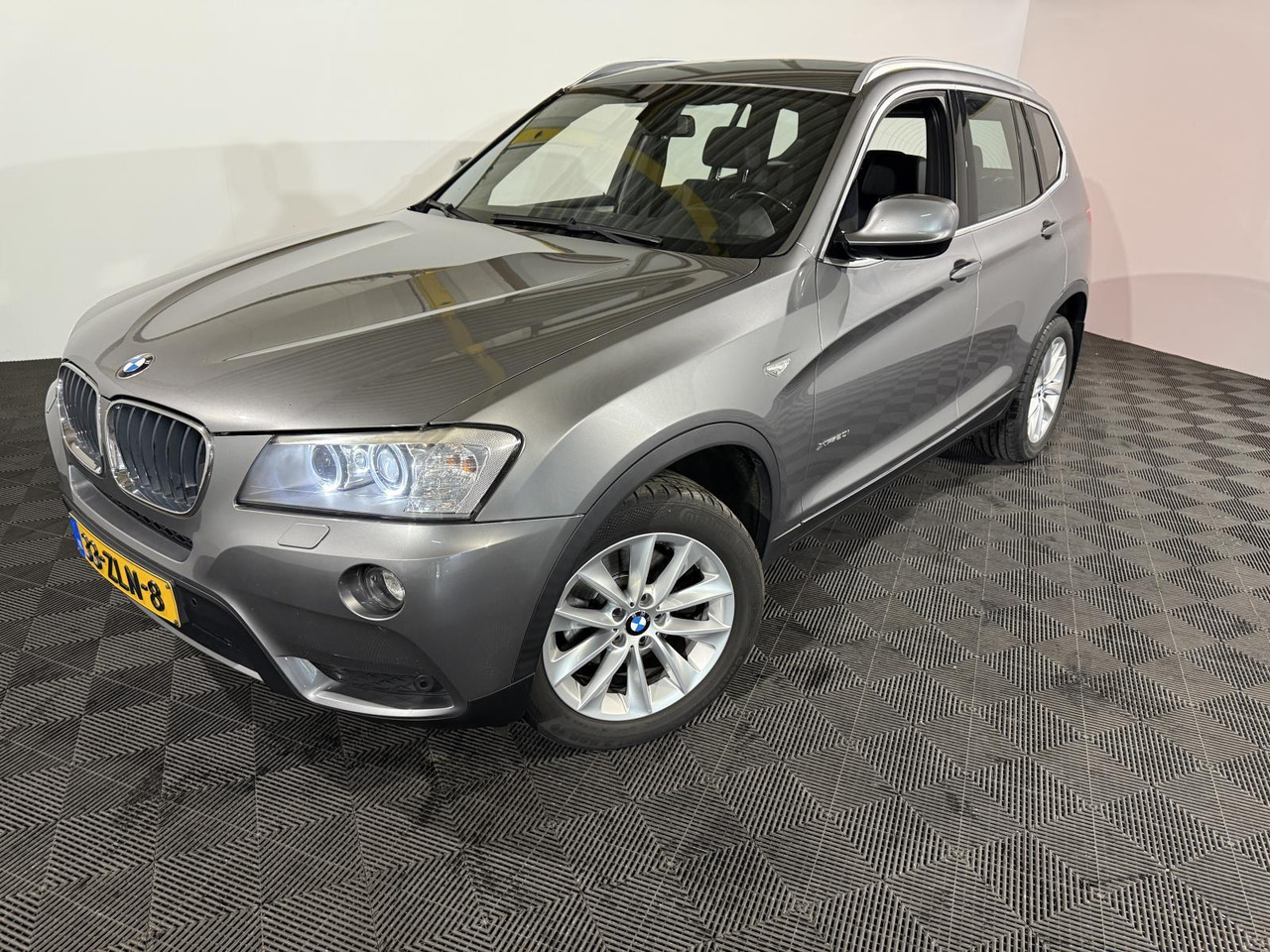 BMW | X3 | xDrive20i High Executive | 2013 | 252.834 km | Automaat | 33ZLN8 | Logisch - SUV/ Todoterreno: foto 1 BMW | X3 | xDrive20i High Executive | 2013 | 252.834 km | Automaat | 33ZLN8 | Logisch - SUV/ Todoterreno: foto 1