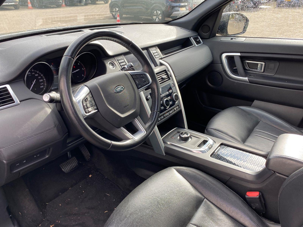 Land Rover Discovery Sport 2.0 TD4 Anniversary | 2019 | 142.310 km | Automaat | XD464R | NAP: Logisch - SUV/ Todoterreno: foto 5 Land Rover Discovery Sport 2.0 TD4 Anniversary | 2019 | 142.310 km | Automaat | XD464R | NAP: Logisch - SUV/ Todoterreno: foto 5