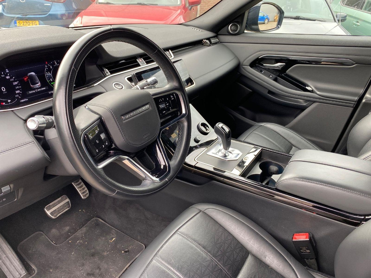 Land Rover Range Rover Evoque 1.5 P300e AWD Autobiography | 2021 | 98.047 km | Automaat | Z438HN | NAP: Geen oordeel - SUV/ Todoterreno: foto 5 Land Rover Range Rover Evoque 1.5 P300e AWD Autobiography | 2021 | 98.047 km | Automaat | Z438HN | NAP: Geen oordeel - SUV/ Todoterreno: foto 5