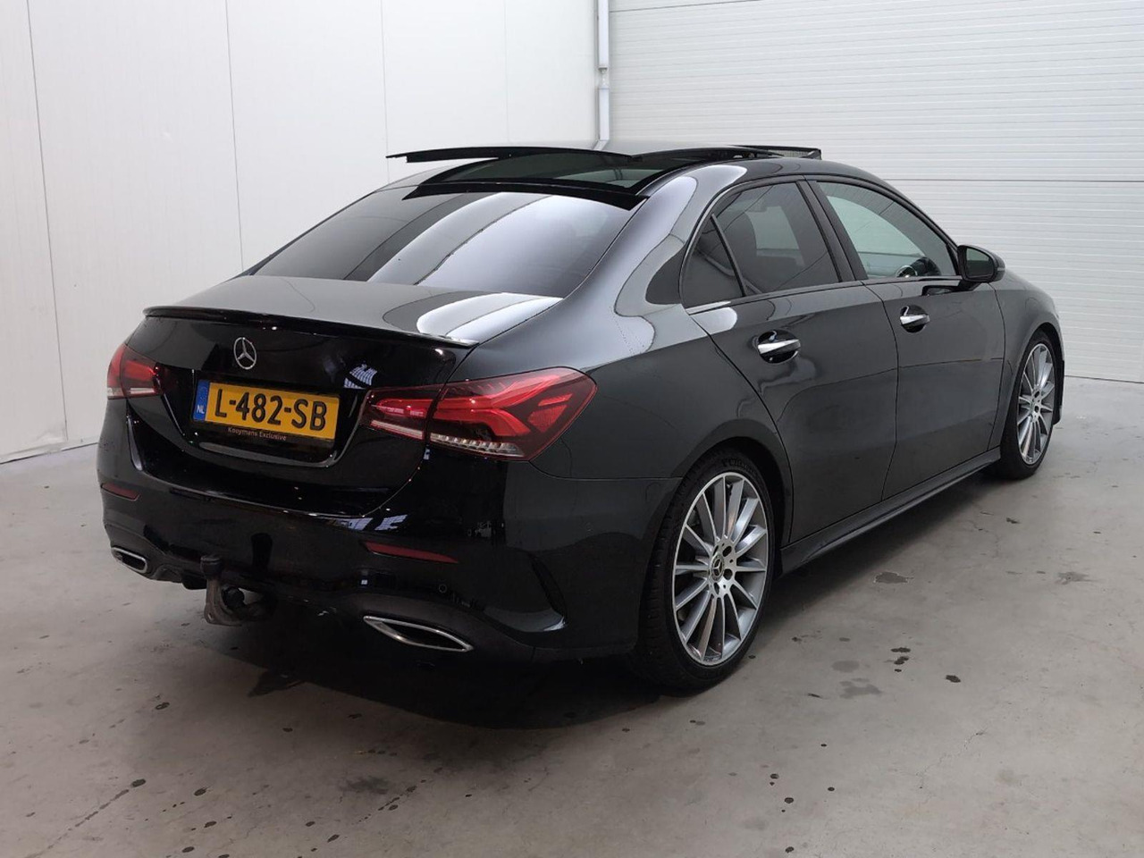 Mercedes-Benz A-klasse 200 Premium Plus | 2019 | 143.125 km | Automaat | L482SB | NAP: Geen oordeel - Berlina: foto 4 Mercedes-Benz A-klasse 200 Premium Plus | 2019 | 143.125 km | Automaat | L482SB | NAP: Geen oordeel - Berlina: foto 4