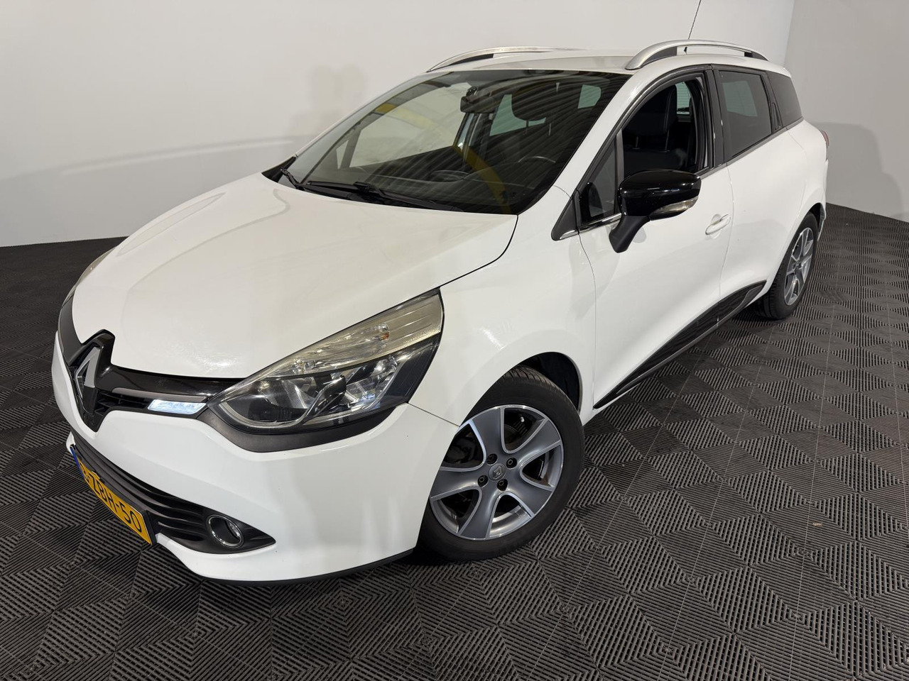 Coche Renault | Clio Estate | 0.9 TCe Night&Day | 2014 | 176.858 km | 3ZBH50 | Logisch: foto 1