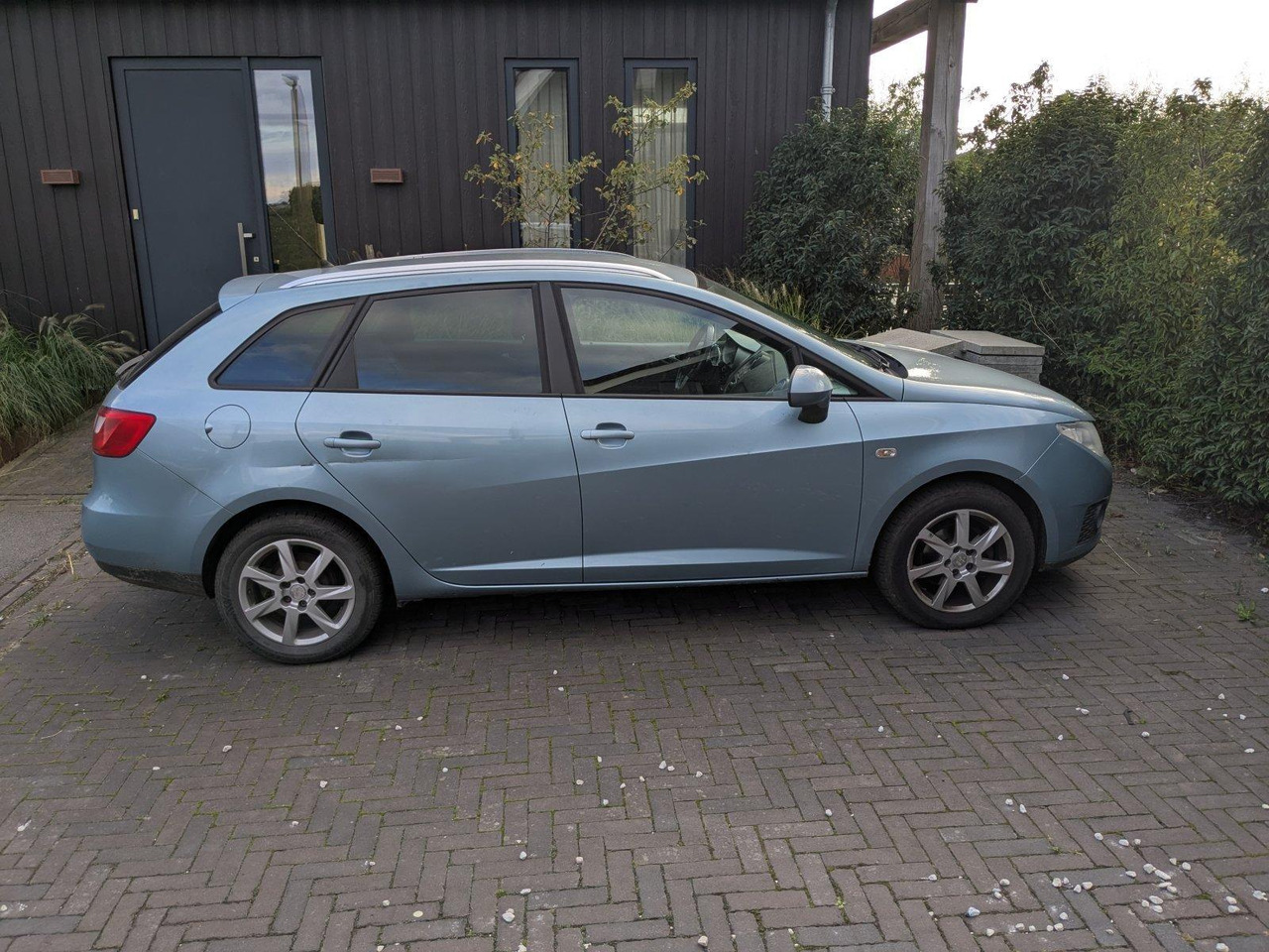 SEAT | Ibiza ST | 1.2 TDI Style Ecomotive | 2011 | 187.816 km | 04PPB6 | Logisch - Coche: foto 4 SEAT | Ibiza ST | 1.2 TDI Style Ecomotive | 2011 | 187.816 km | 04PPB6 | Logisch - Coche: foto 4