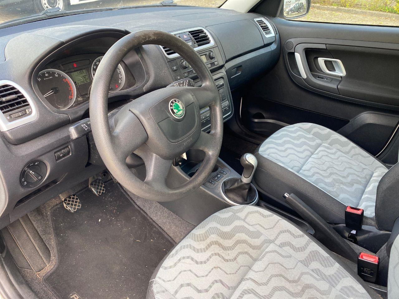 Skoda Roomster 1.2 Go | 2010 | 174.028 km | PG411G | NAP: Geen oordeel - Coche: foto 5 Skoda Roomster 1.2 Go | 2010 | 174.028 km | PG411G | NAP: Geen oordeel - Coche: foto 5