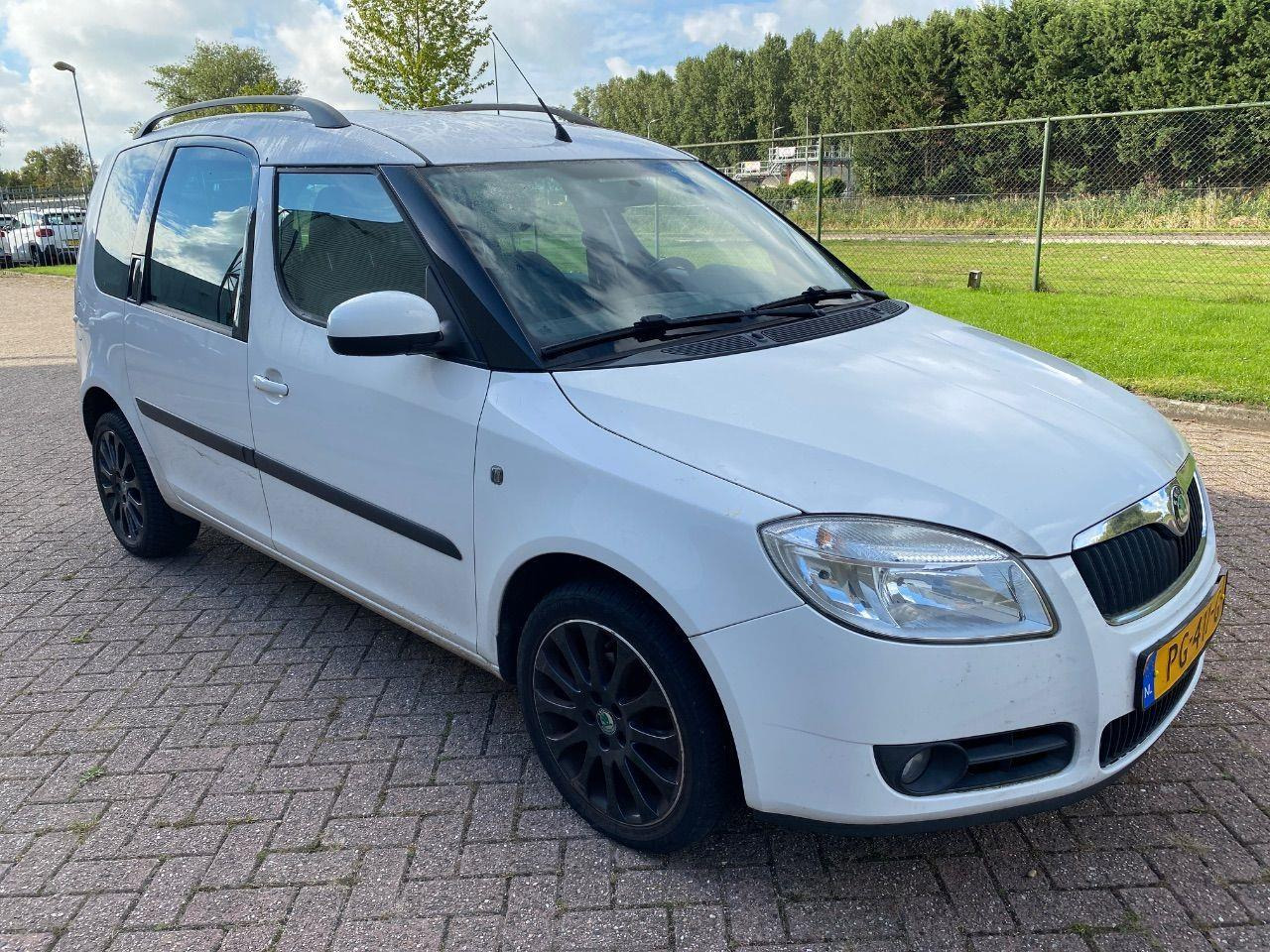 Skoda Roomster 1.2 Go | 2010 | 174.028 km | PG411G | NAP: Geen oordeel - Coche: foto 2 Skoda Roomster 1.2 Go | 2010 | 174.028 km | PG411G | NAP: Geen oordeel - Coche: foto 2