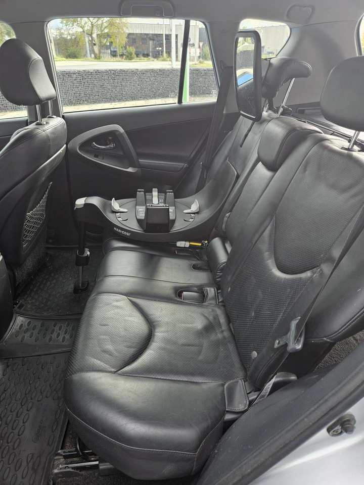 Toyota | RAV4 | 2.0 VVTi Executive | 2006 | 272.231 km | 82TDFD | Logisch - SUV/ Todoterreno: foto 5 Toyota | RAV4 | 2.0 VVTi Executive | 2006 | 272.231 km | 82TDFD | Logisch - SUV/ Todoterreno: foto 5