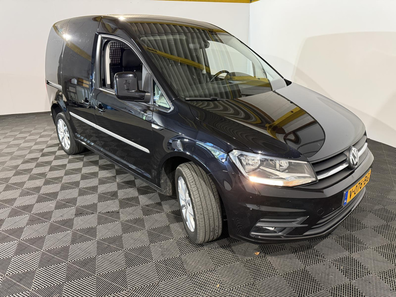 Volkswagen | Caddy | 2.0 TDI L1H1 BMT Highline | 2016 | 164.766 km | V076BG | Logisch - Furgoneta pequeña: foto 3 Volkswagen | Caddy | 2.0 TDI L1H1 BMT Highline | 2016 | 164.766 km | V076BG | Logisch - Furgoneta pequeña: foto 3