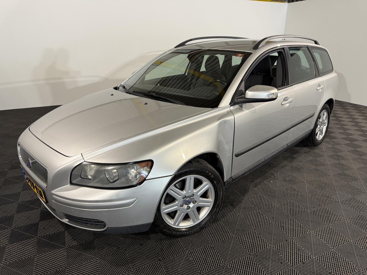 Volvo | V50 | 2.4i Kinetic | 2007 | 281.648 km | 53TVKN | Logisch - Coche: foto 1 Volvo | V50 | 2.4i Kinetic | 2007 | 281.648 km | 53TVKN | Logisch - Coche: foto 1