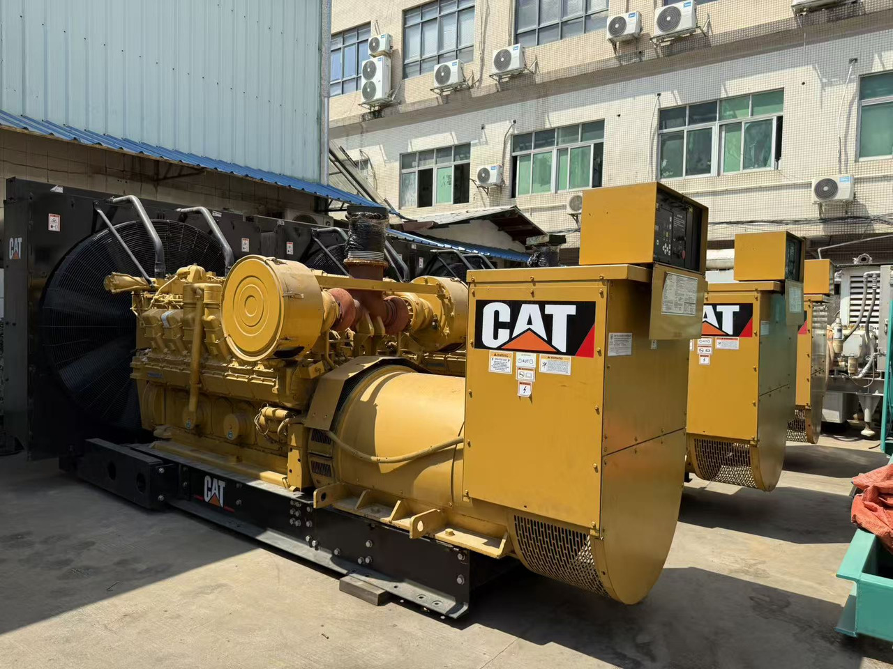 CATPILLAR. 3512 - Herramienta/ Equipo: foto 2 CATPILLAR. 3512 - Herramienta/ Equipo: foto 2