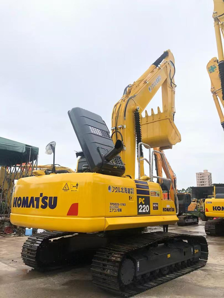 KOMATSU PC220 - Excavadora de cadenas: foto 4 KOMATSU PC220 - Excavadora de cadenas: foto 4