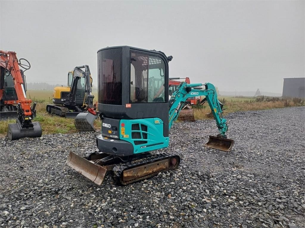 Miniexcavadora Kobelco SK17SR-3 Kallistajalla: foto 6 Miniexcavadora Kobelco SK17SR-3 Kallistajalla: foto 6