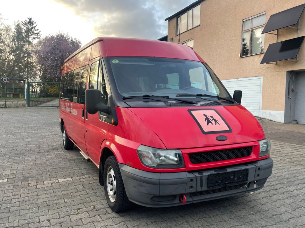 Ford Transit/mit Rollstuhl-Hebebühne - Minibús, Furgoneta de pasajeros: foto 1 Ford Transit/mit Rollstuhl-Hebebühne - Minibús, Furgoneta de pasajeros: foto 1