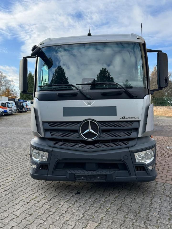 Mercedes-Benz Antos 2540/Durchladbar/2xLBW/Frigoblock/2instock - Camión caja cerrada: foto 4 Mercedes-Benz Antos 2540/Durchladbar/2xLBW/Frigoblock/2instock - Camión caja cerrada: foto 4