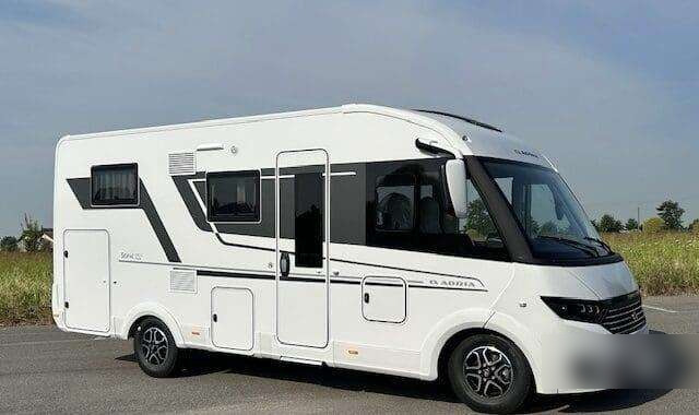 ADRIA Sonic Plus 600 SL - Autocaravana integral: foto 1 ADRIA Sonic Plus 600 SL - Autocaravana integral: foto 1