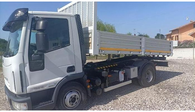 Iveco EUROCARGO 75E14 - Furgoneta basculante: foto 4 Iveco EUROCARGO 75E14 - Furgoneta basculante: foto 4
