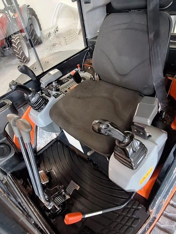 Miniexcavadora KUBOTA U35-3a3: foto 7 Miniexcavadora KUBOTA U35-3a3: foto 7