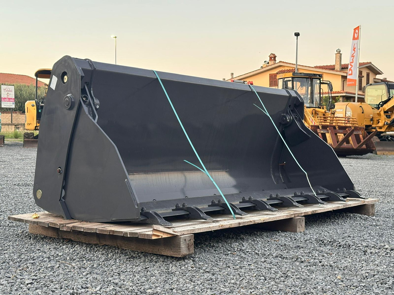 NEW HOLLAND 220 - Cazo cargador: foto 1 NEW HOLLAND 220 - Cazo cargador: foto 1