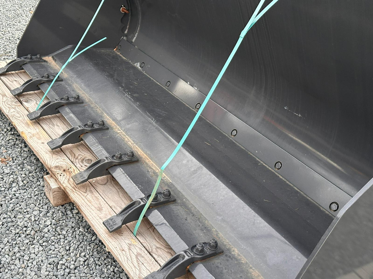 NEW HOLLAND 220 - Cazo cargador: foto 3 NEW HOLLAND 220 - Cazo cargador: foto 3