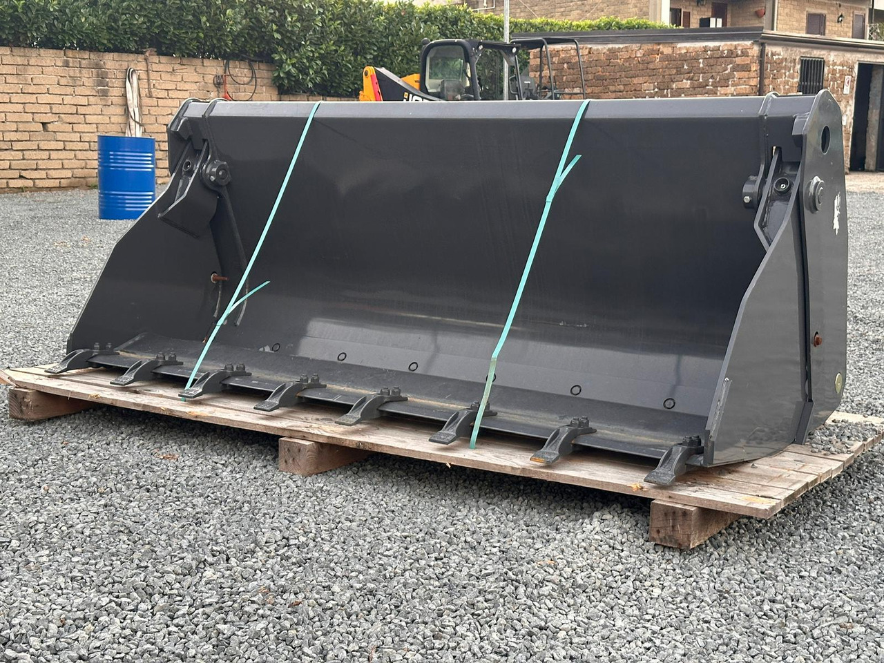 NEW HOLLAND 220 - Cazo cargador: foto 2 NEW HOLLAND 220 - Cazo cargador: foto 2